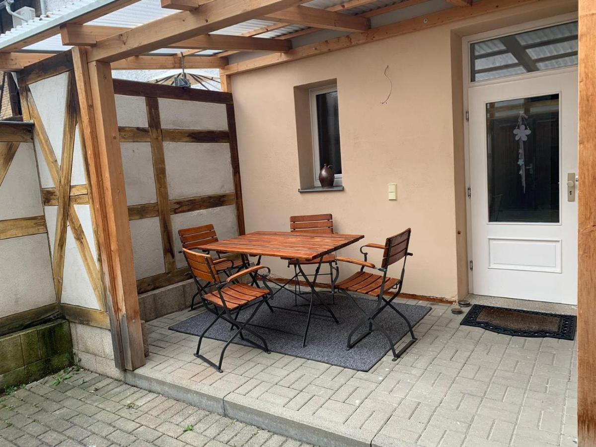 Delux Ferienwohnung Kunstgalerie Und Ilmradweg Kranichfeld Exteriér fotografie