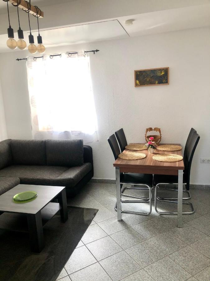 Delux Ferienwohnung Kunstgalerie Und Ilmradweg Kranichfeld Exteriér fotografie